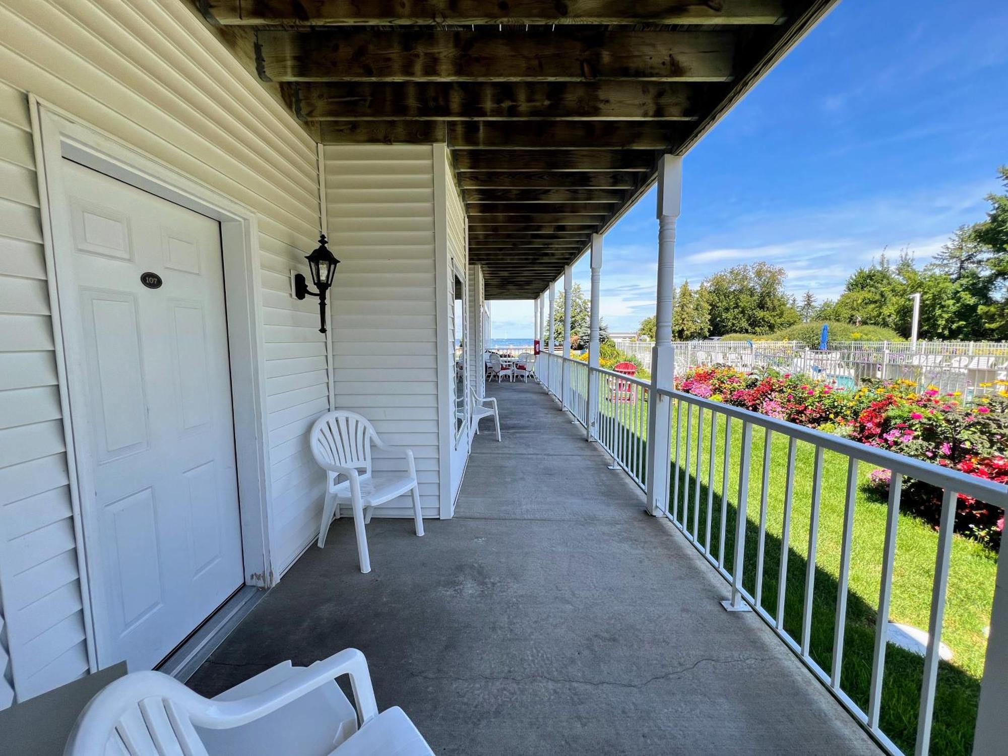 Bay Breeze Resort Ephraim Exterior foto