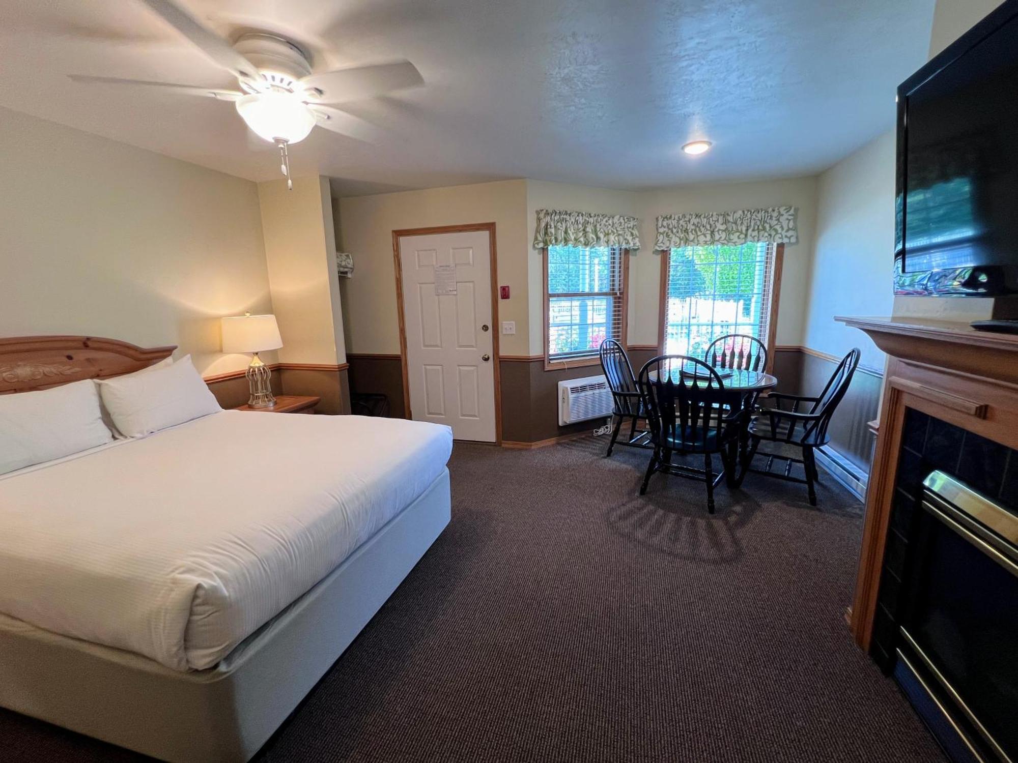 Bay Breeze Resort Ephraim Exterior foto