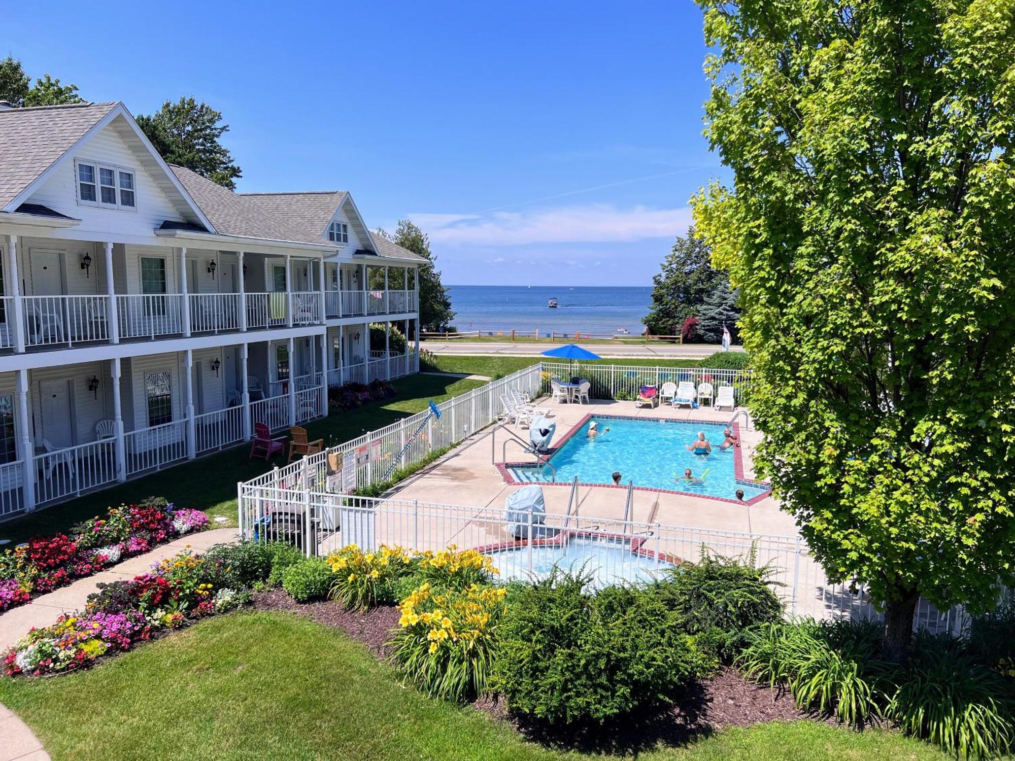 Bay Breeze Resort Ephraim Exterior foto