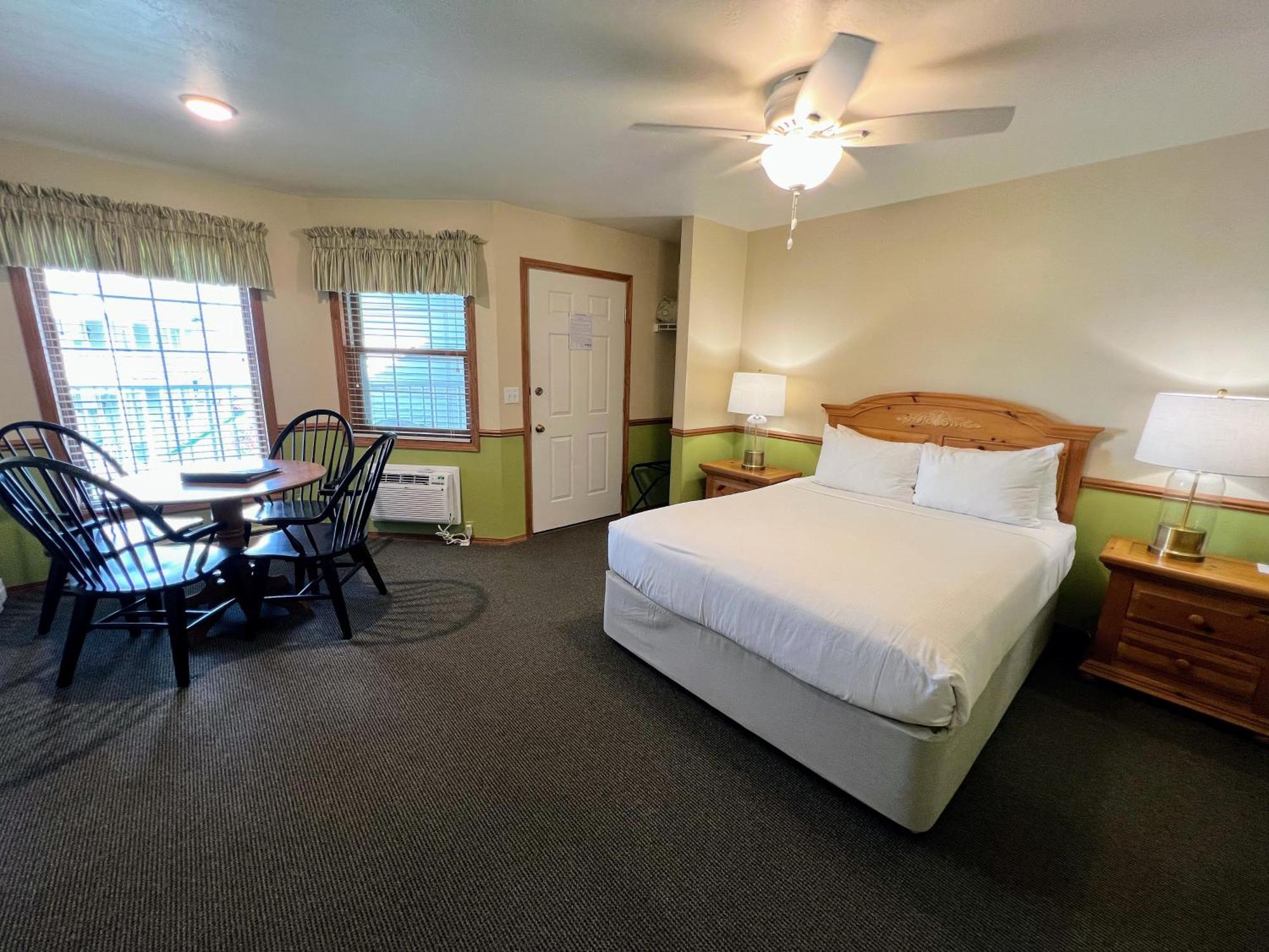 Bay Breeze Resort Ephraim Exterior foto