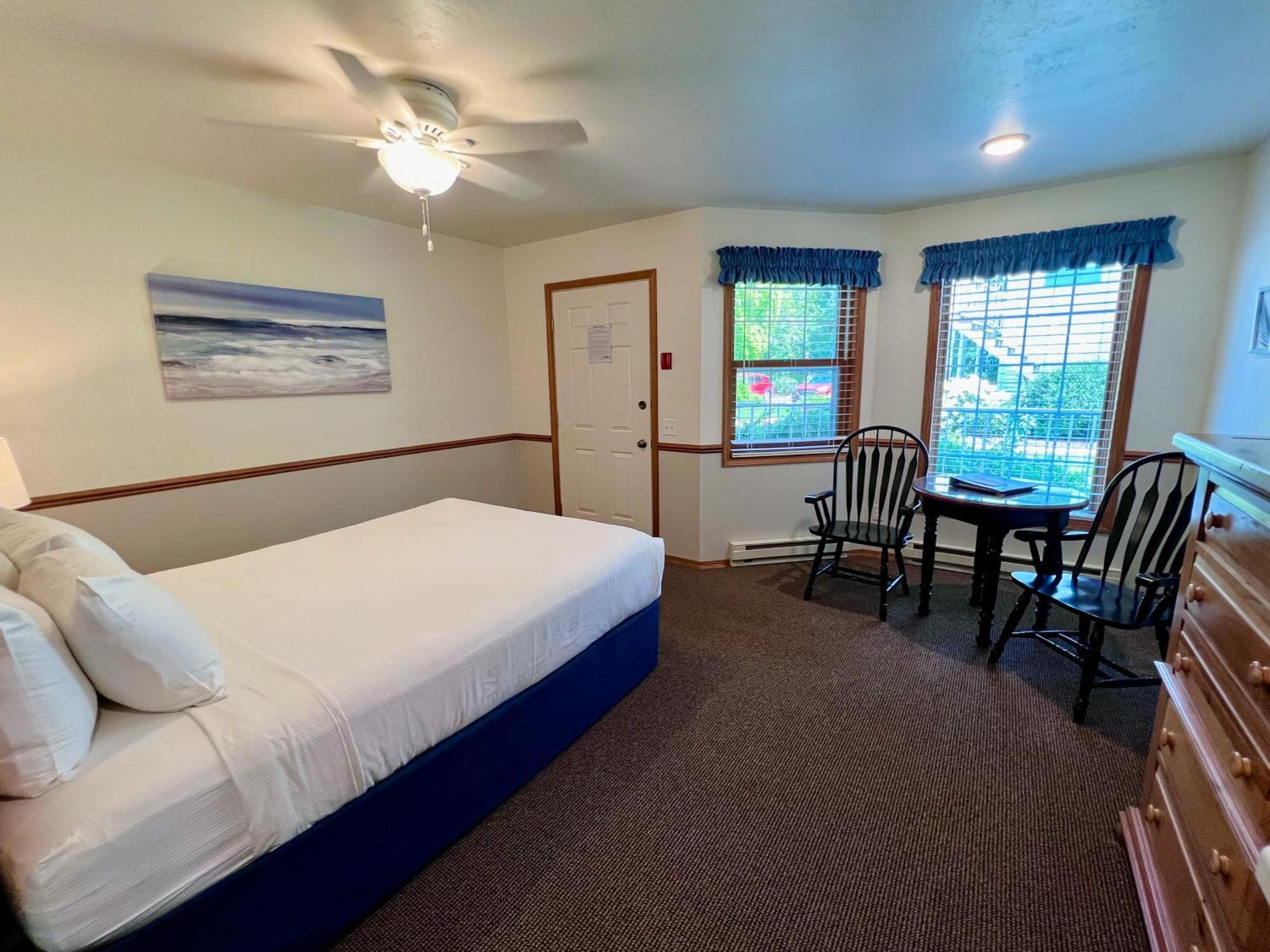 Bay Breeze Resort Ephraim Exterior foto